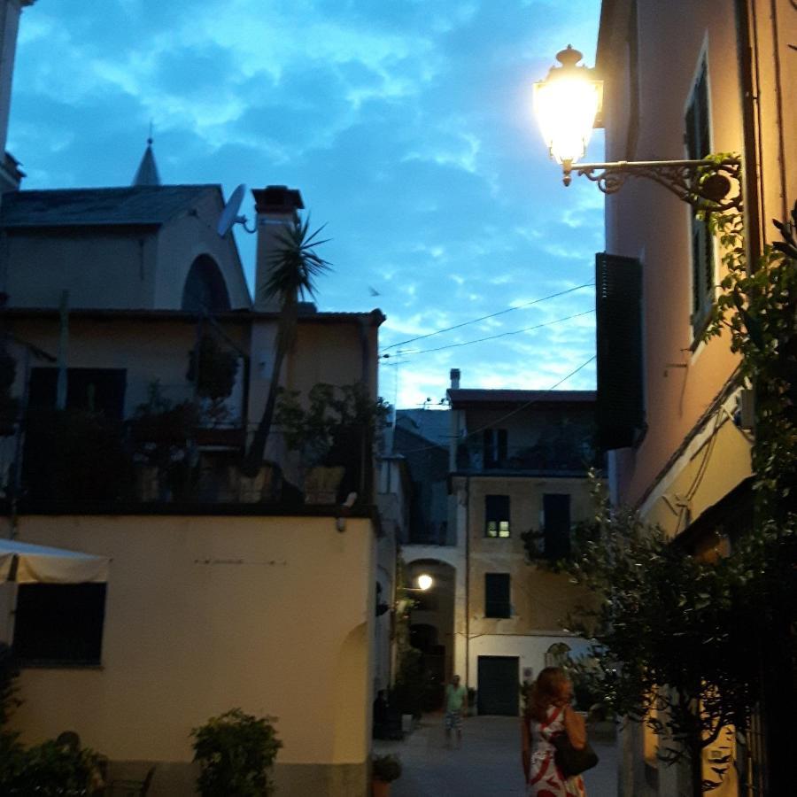 Mae Albenga Suites Exterior foto